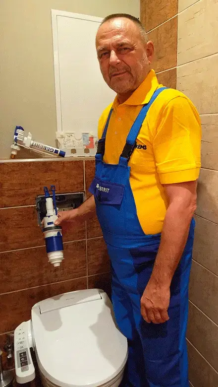 Opravár Geberitu pri práci — Bratislava